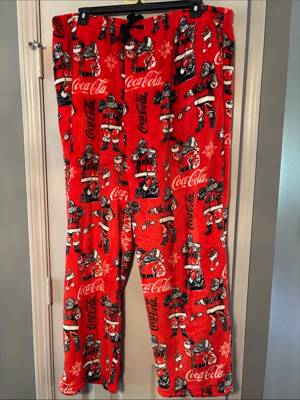Coca-Cola Christmas Red Santa Clause Lounge Pajama Pants NWT